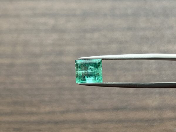 1.57 Carats Emerald (GIA Certified)