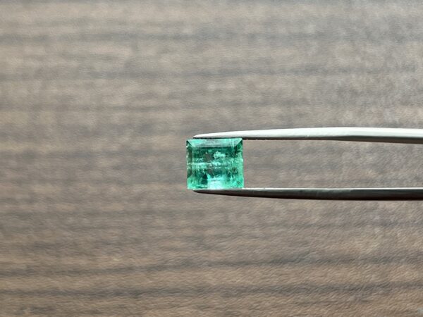 1.57 Carats Emerald (GIA Certified)
