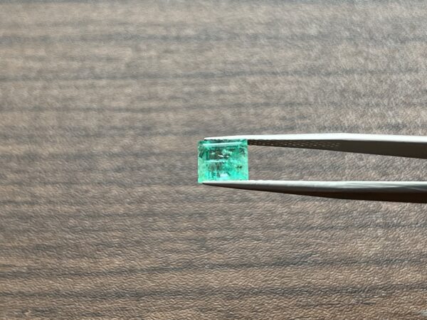 1.57 Carats Emerald (GIA Certified)