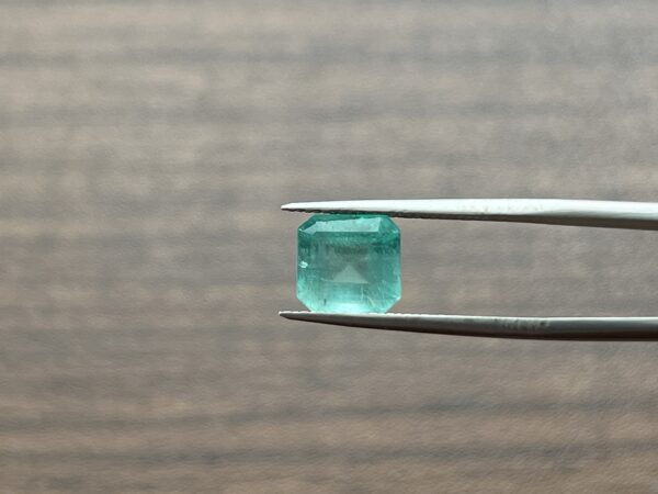 2.9 Carats Emerald