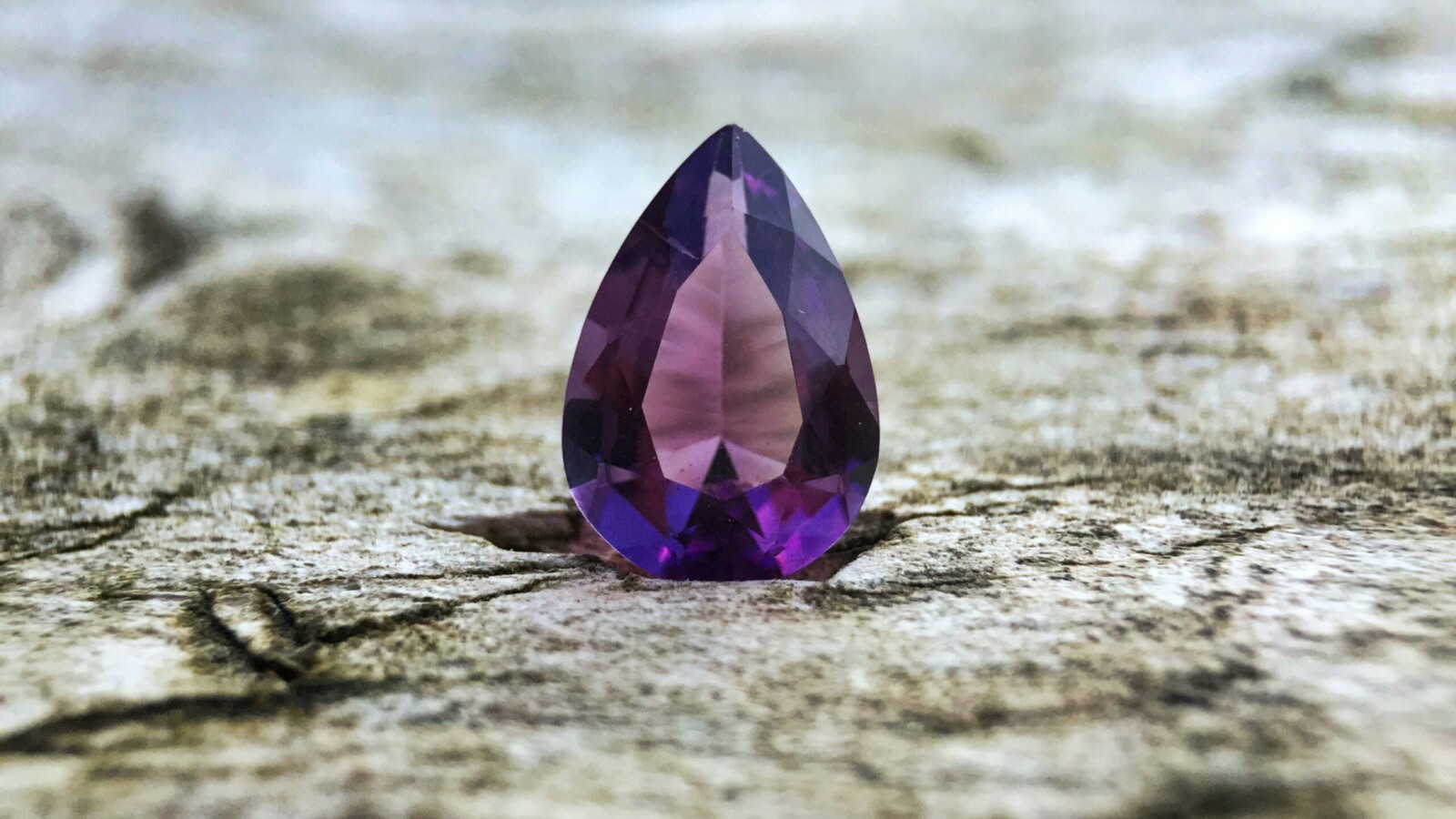 Gemstic decorative image