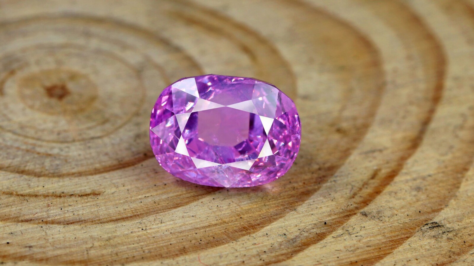 Gemstic decorative image